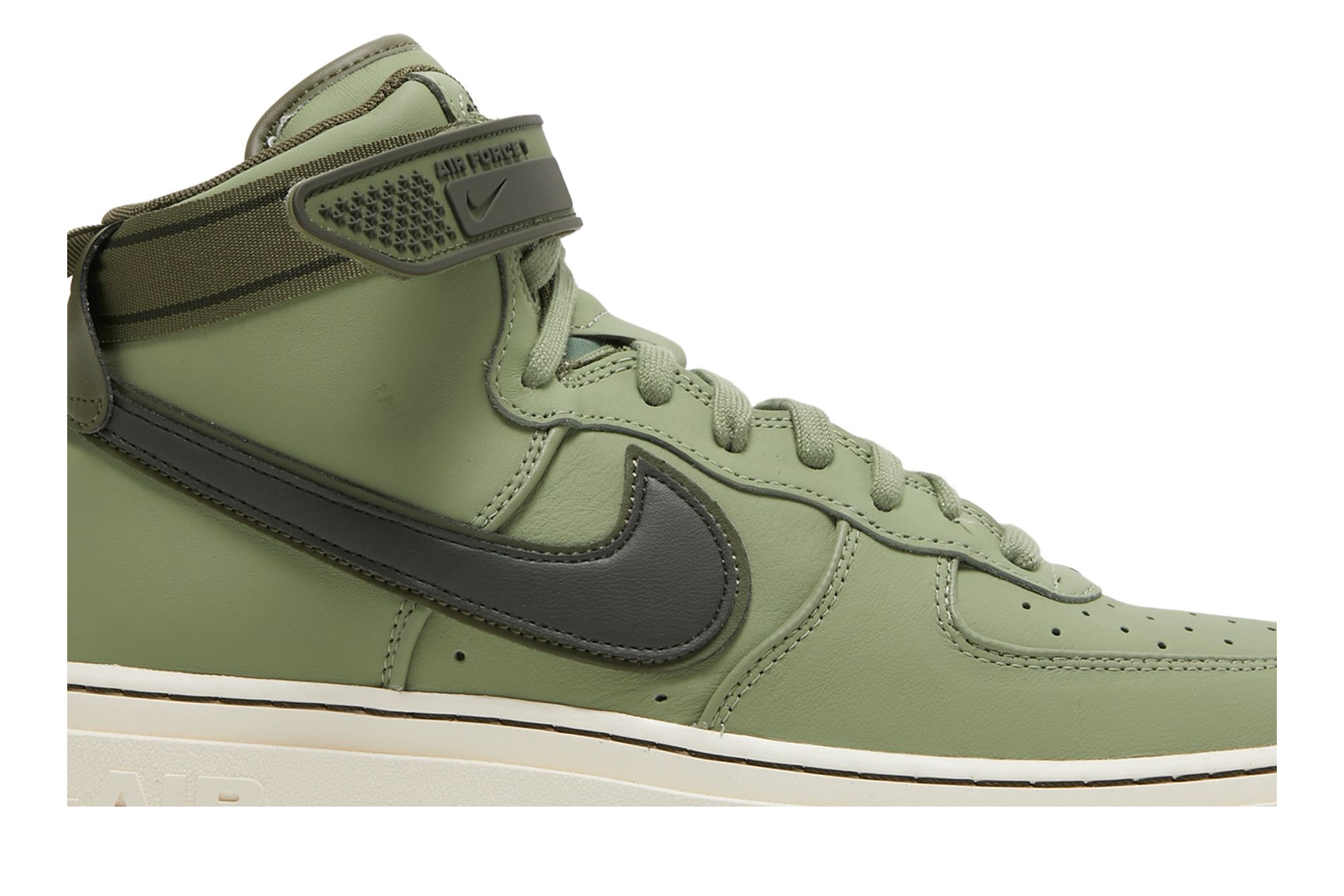 Nike Men s Air Force 1 Boots in Green Size 12.5 DA0418 300