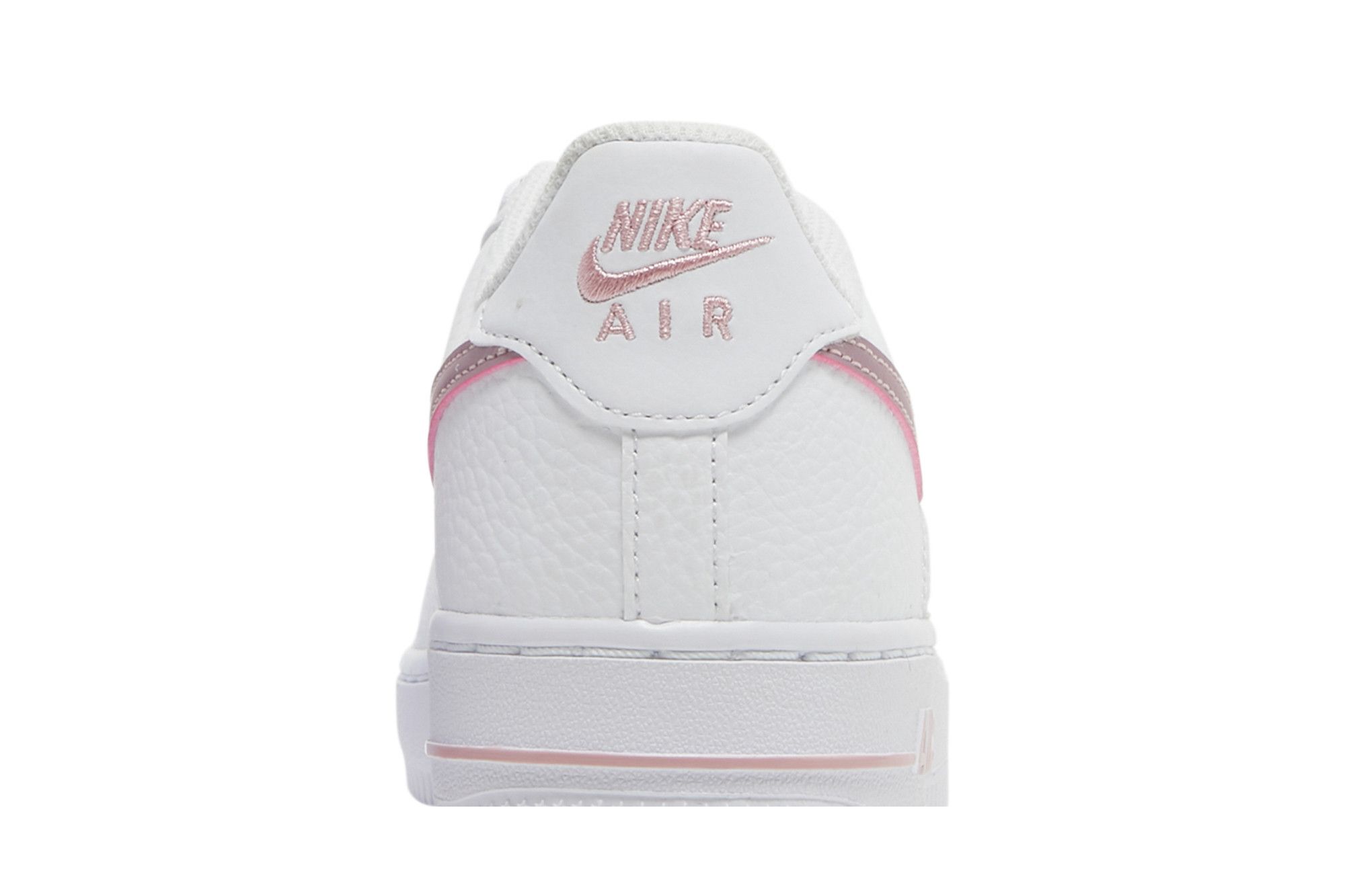 ct3839 104 nike