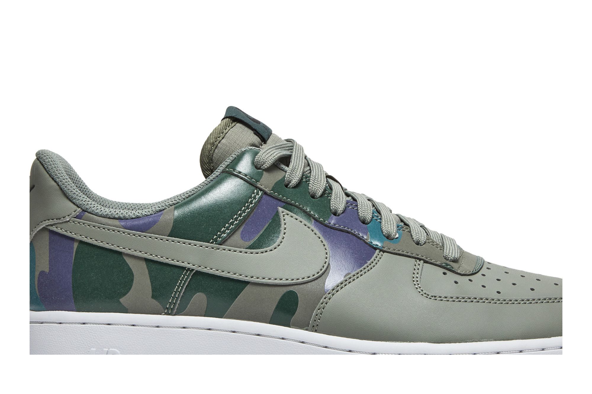 Nike air force 1 07 lv8 camo top