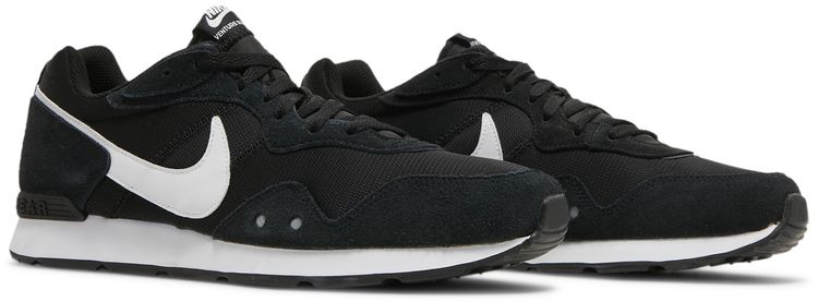 Venture Runner Black White