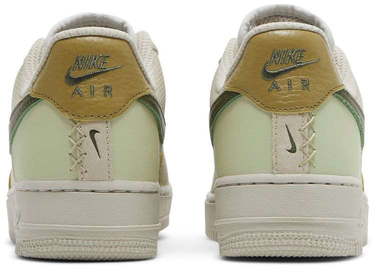 Nike Wmns Air Force 1 Rough Green