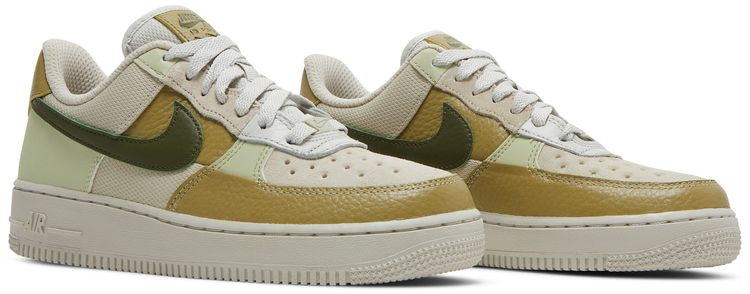 Nike Wmns Air Force 1 Rough Green