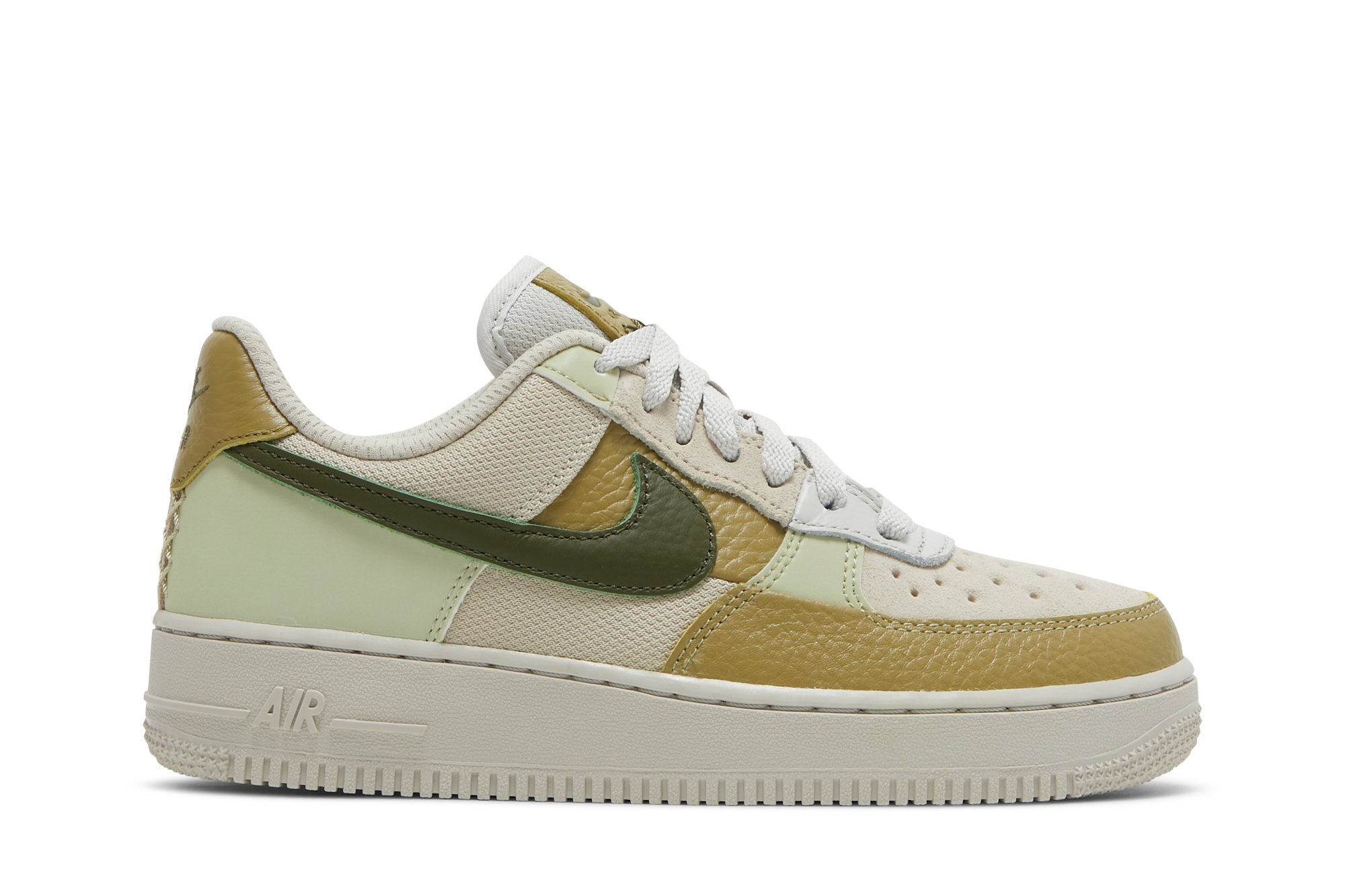 NIKE WMNS AIR FORCE 1 LOW Green Muslin スニーカー 【新品、本物、当店在庫だから安心】