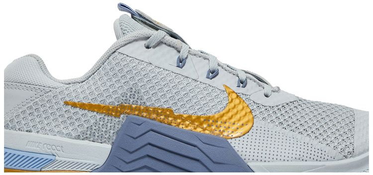 Nike Wmns Metcon 7 Pure Platinum Metallic Gold Coin