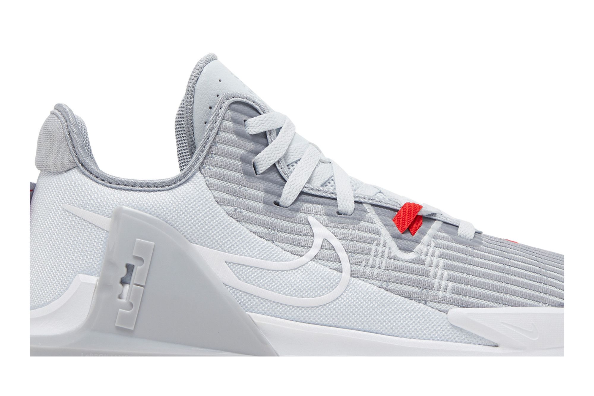 Size 10.0 LeBron Witness 6 Pure Platinum