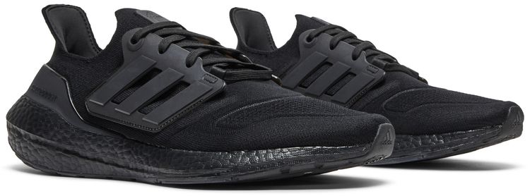 Adidas UltraBoost 22 Triple Black