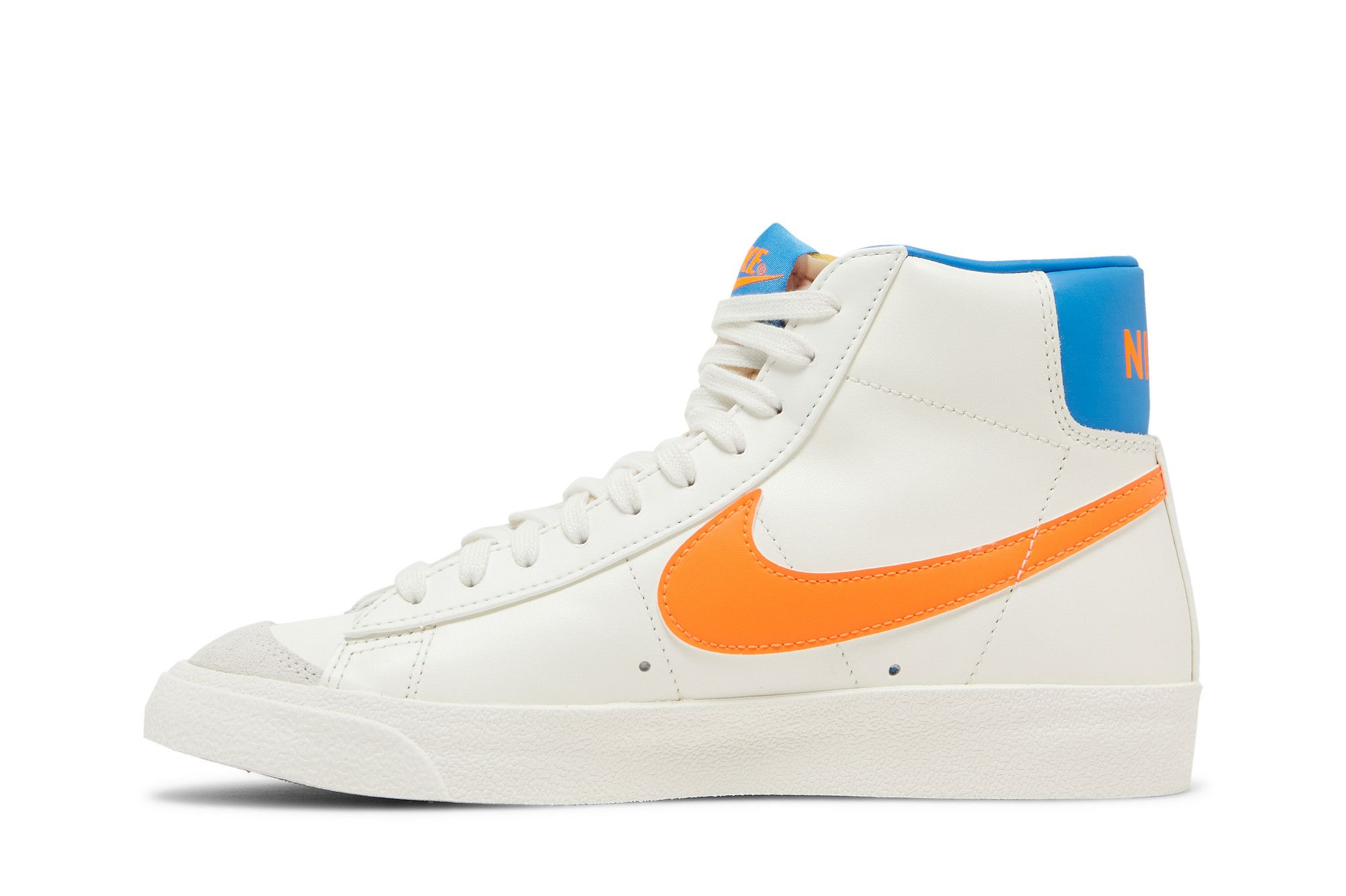 Nike blazer 77 black orange 2025