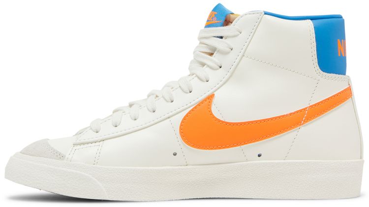 Nike Wmns Blazer Mid 77 Sail Total Orange