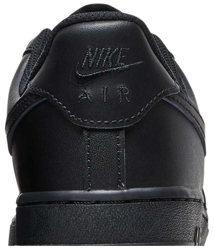 Nike Wmns Air Force 1 07 Triple Black