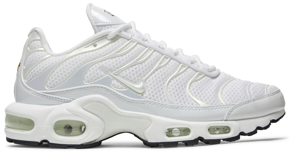 triple white air max plus 3