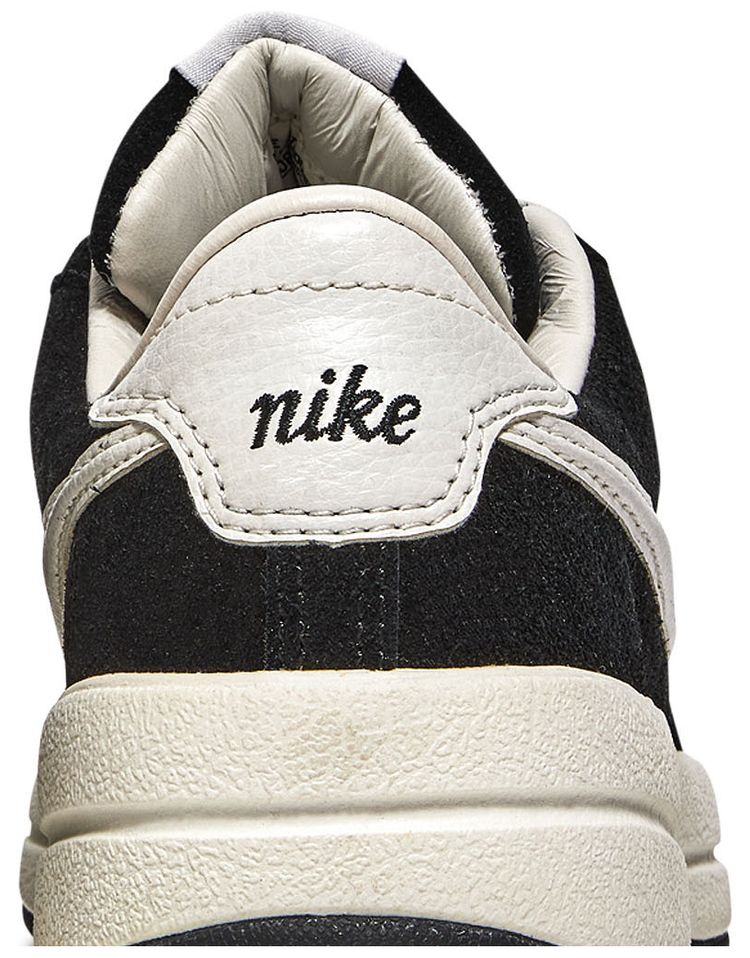 Nike The Fortnight Suede Black White