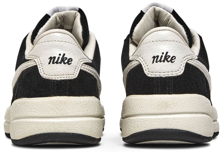 Nike The Fortnight Suede Black White