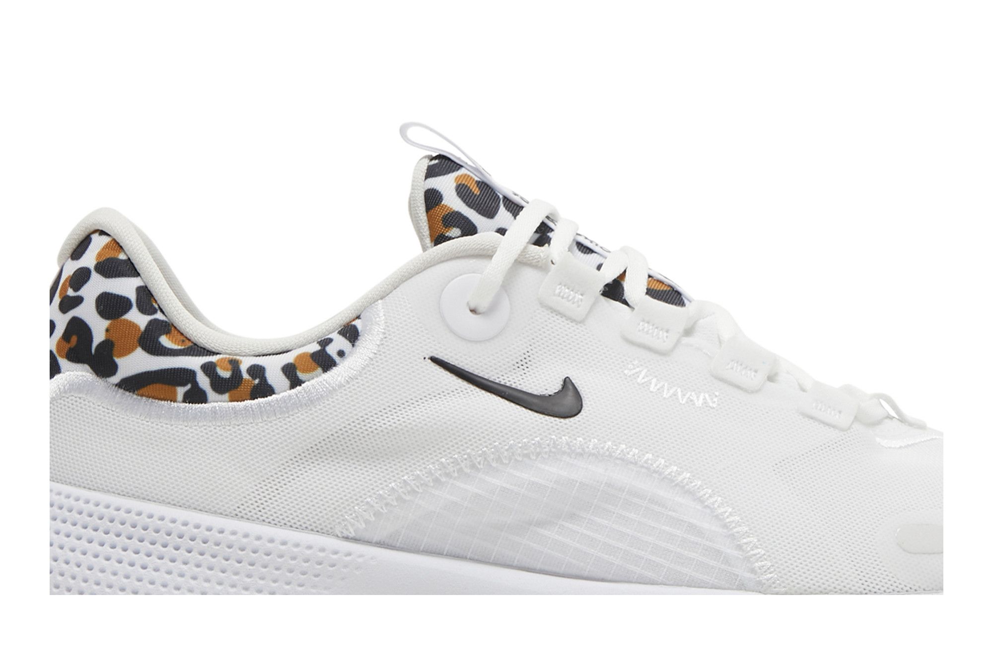 White leopard 'free run on sale