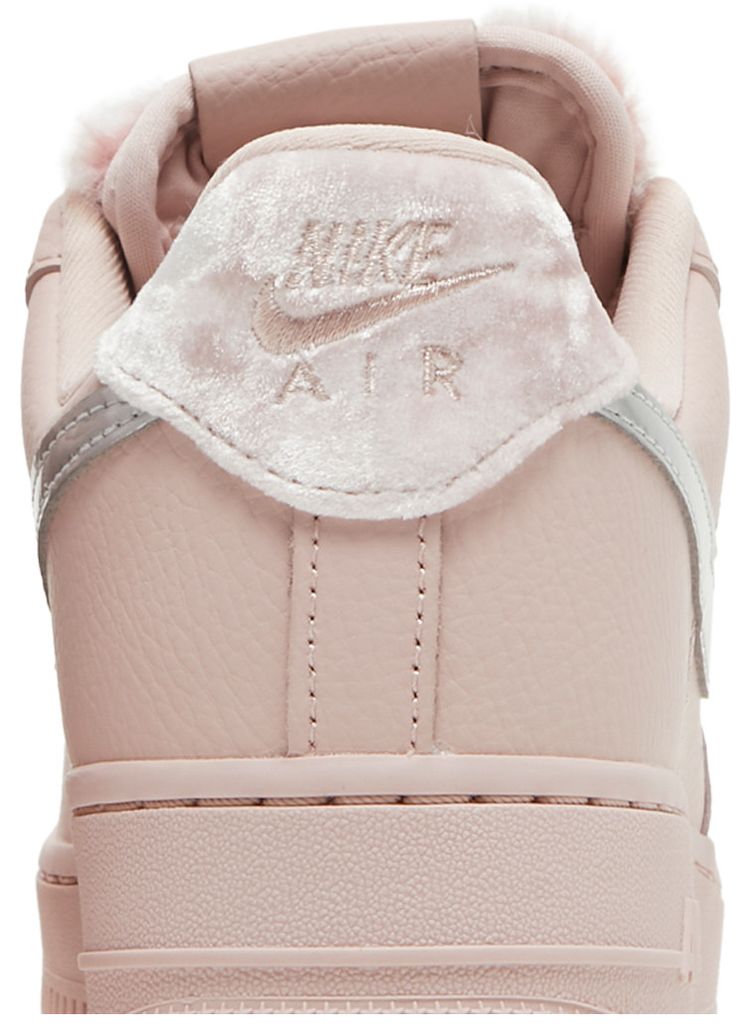 Nike Wmns Air Force 1 07 Faux Sherpa Fur