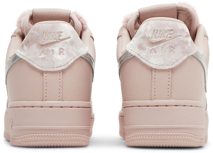 Nike Wmns Air Force 1 07 Faux Sherpa Fur