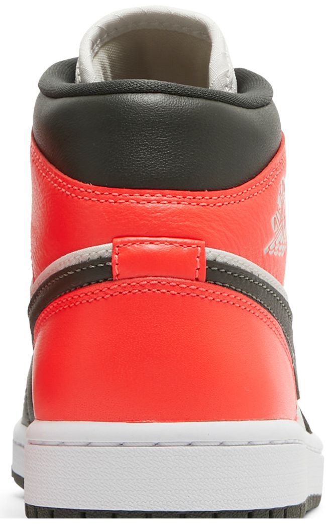 Wmns Air Jordan 1 Mid SE Newsprint