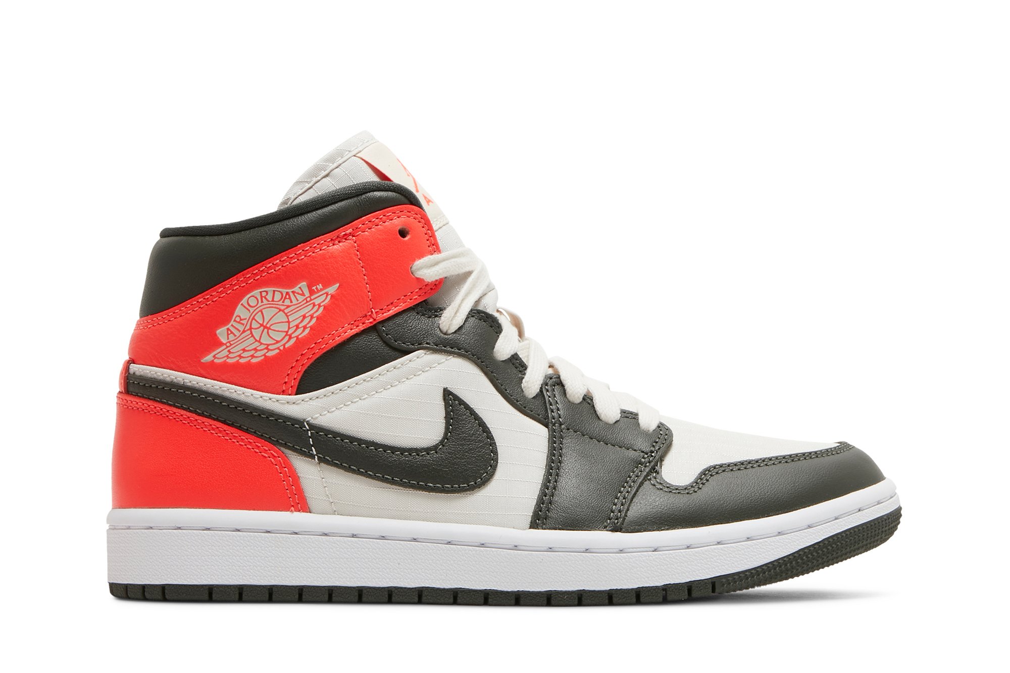 Buy Wmns Air Jordan 1 Mid SE 'Newsprint' - DQ6078 100 | GOAT