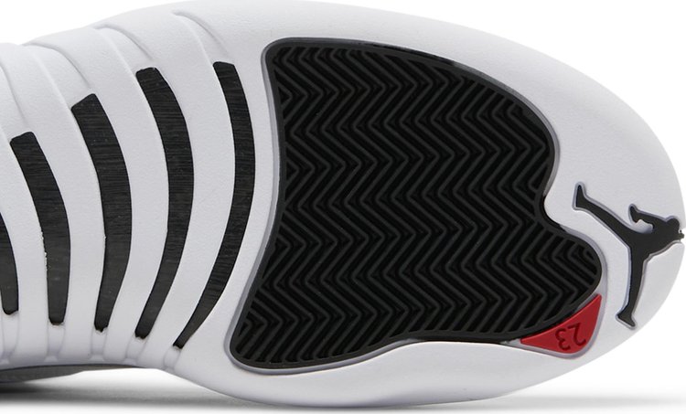 Air Jordan 12 Retro Playoff 2022