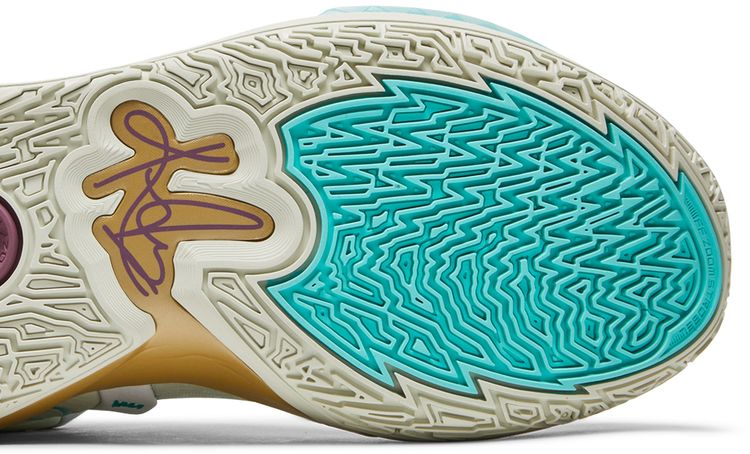 Sue Bird x Nike Kyrie Infinity EP Golden Tribute