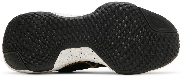 Nike Wmns ZoomX Invincible Run Flyknit Black Metallic Gold