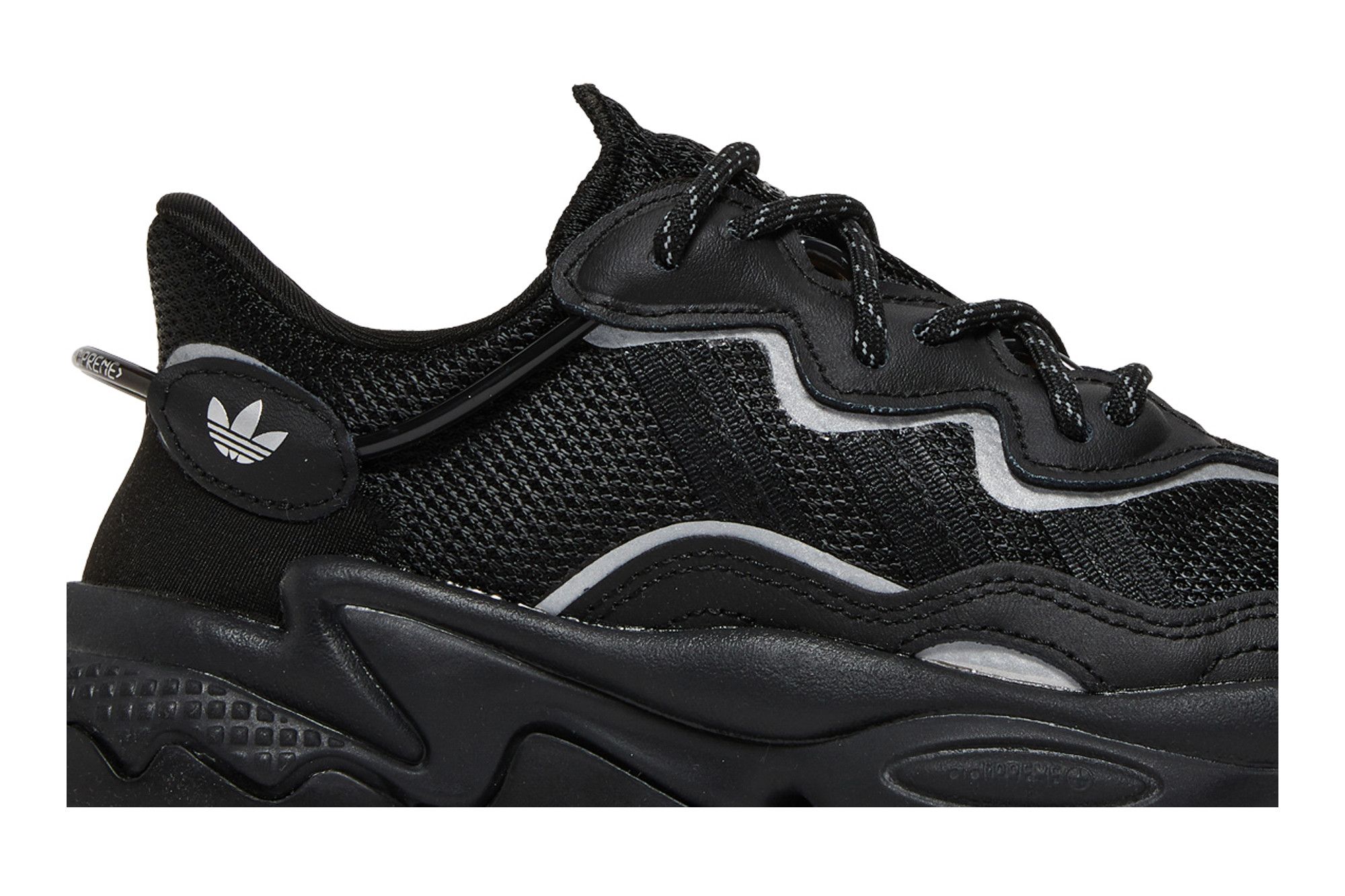 Size 5.5 Wmns Ozweego Black Reflective