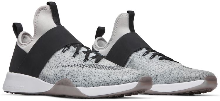 Nike Wmns Air Zoom Strong White Black