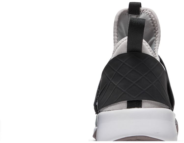 Nike Wmns Air Zoom Strong White Black