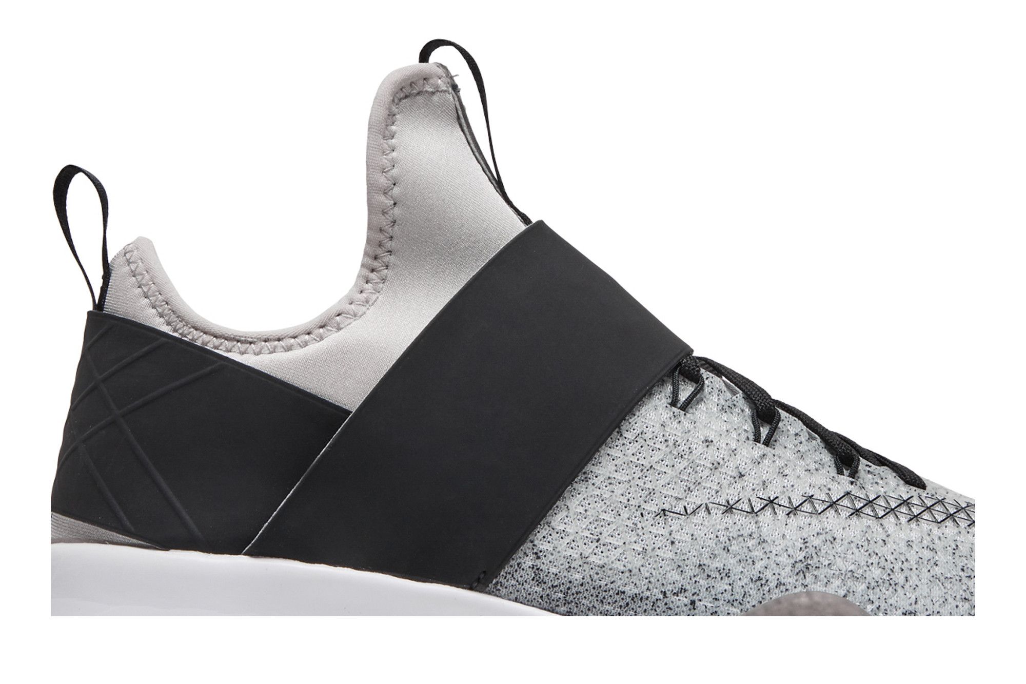 Nike 843975 2025