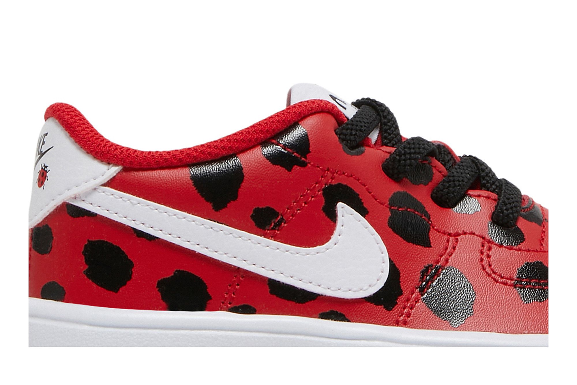 Nike force 18 online