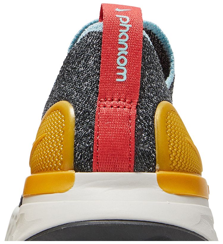 Nike Wmns React Phantom Run Flyknit 2 Black Phantom