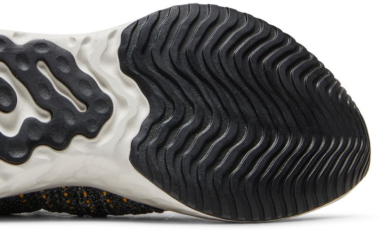 Nike Wmns React Phantom Run Flyknit 2 Black Phantom