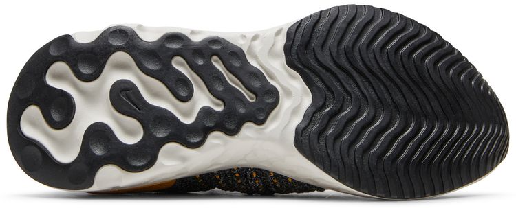 Nike Wmns React Phantom Run Flyknit 2 Black Phantom