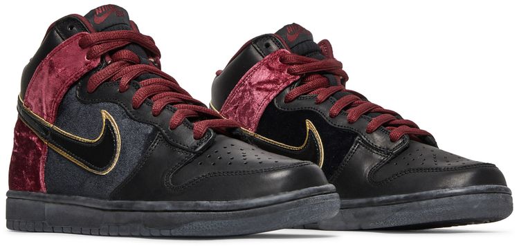 Nike Dunk High Premium SB Bloody Sunday