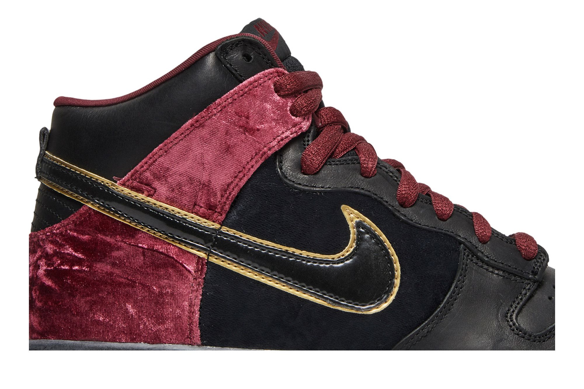 Buy Dunk High Premium SB Bloody Sunday 313171 005 GOAT