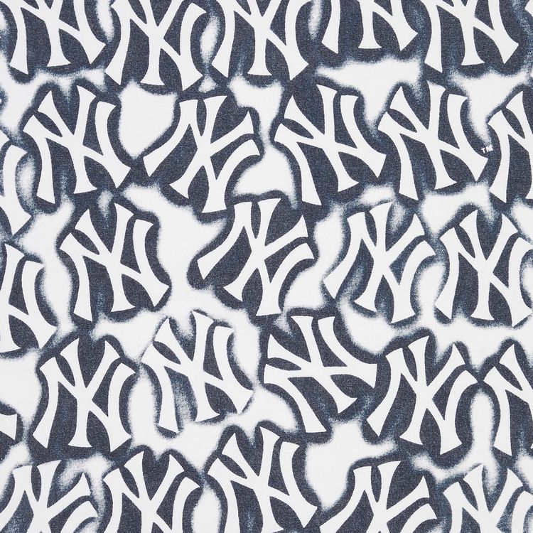 Supreme x New York Yankees Airbrush Short Sleeve Top White