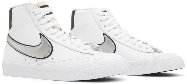 Nike Wmns Blazer Mid 77 Essential White Metallic Silver