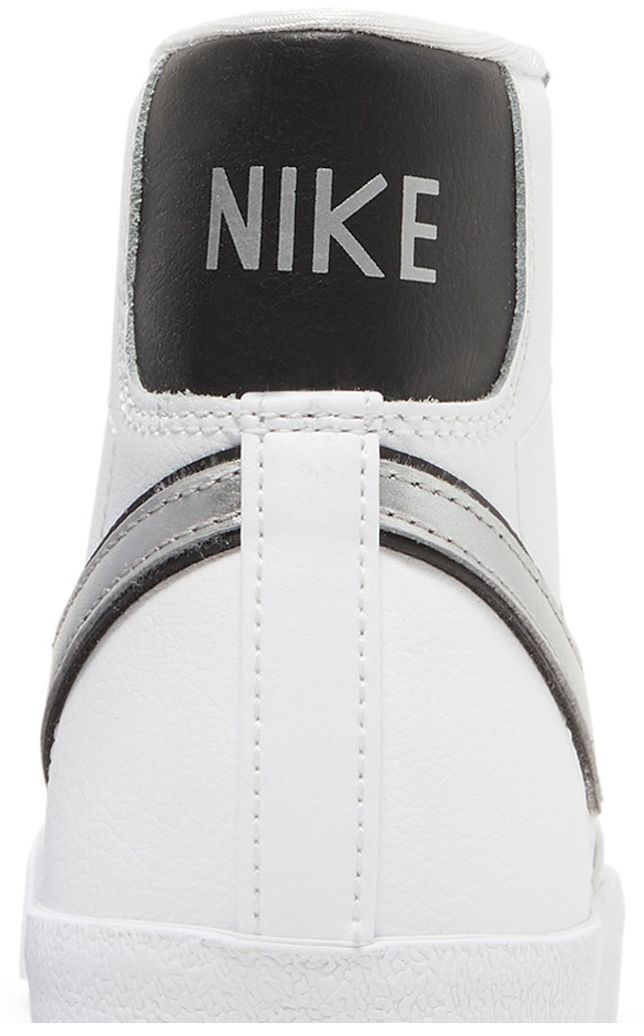 Nike Wmns Blazer Mid 77 Essential White Metallic Silver