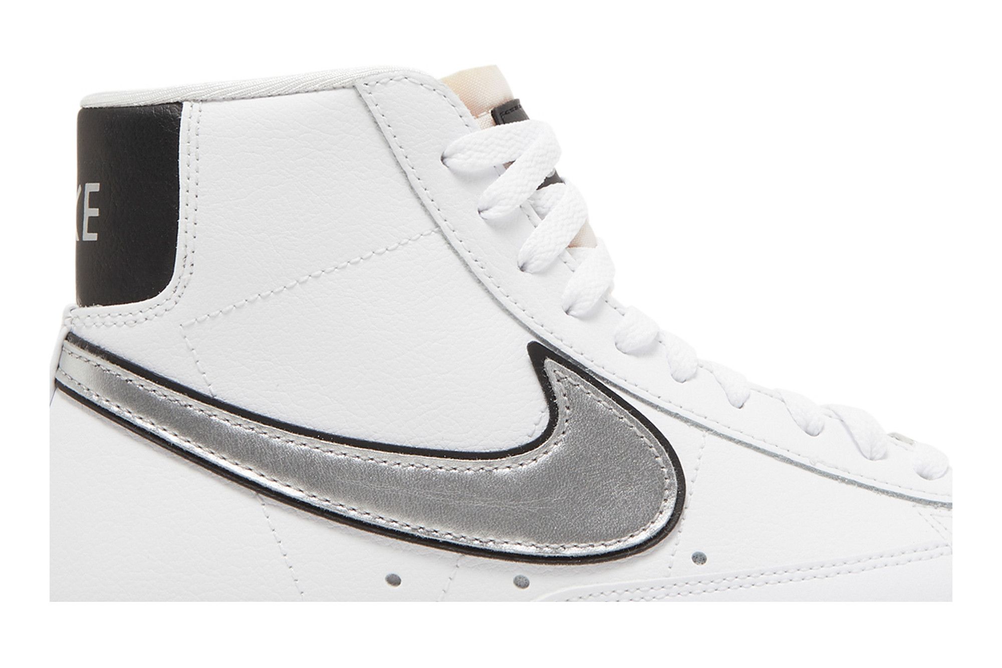 Buy Wmns Blazer Mid 77 Essential White Metallic Silver DH0070 100 GOAT CA