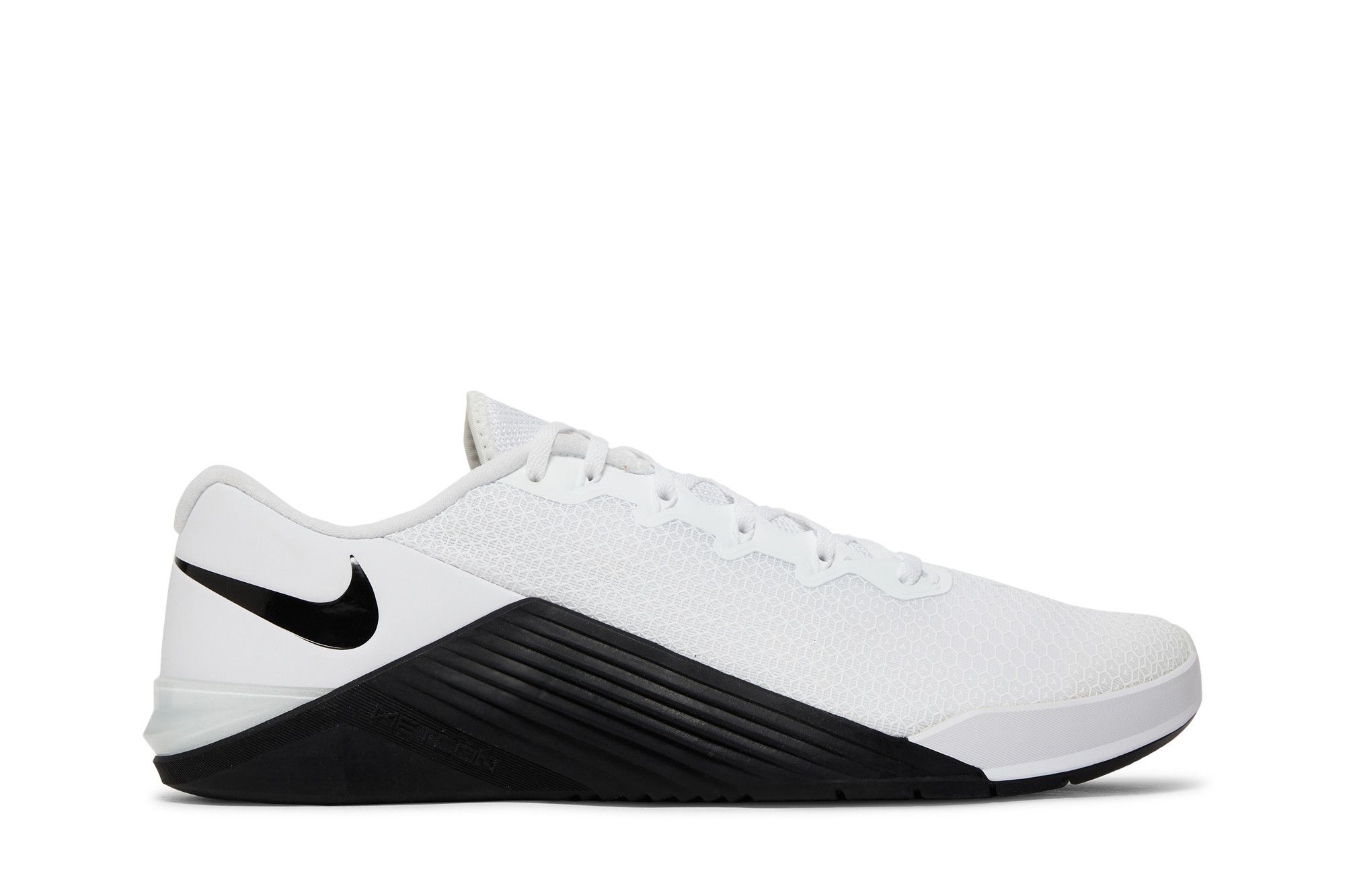 Nike metcon 5 white and black outlet