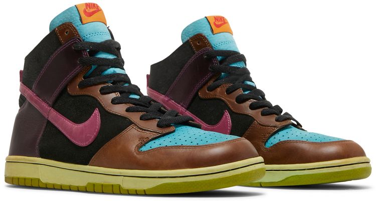 Undefeated x Dunk High NL