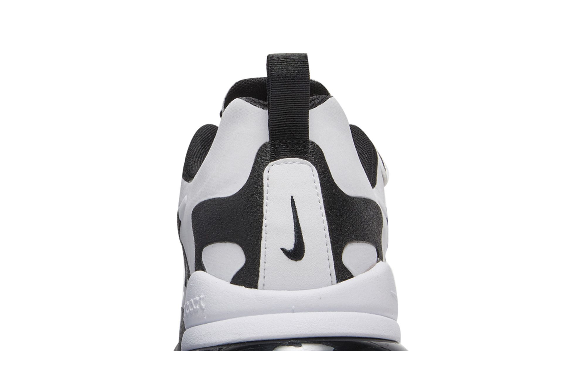 Black and white '270 react clearance