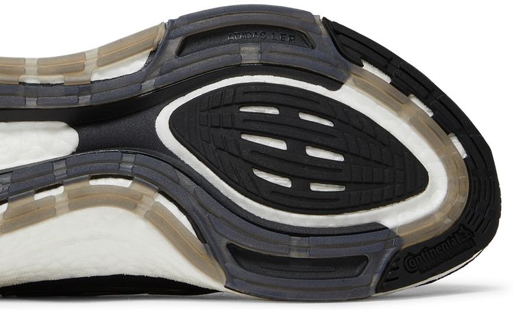 Adidas UltraBoost 22 Black White