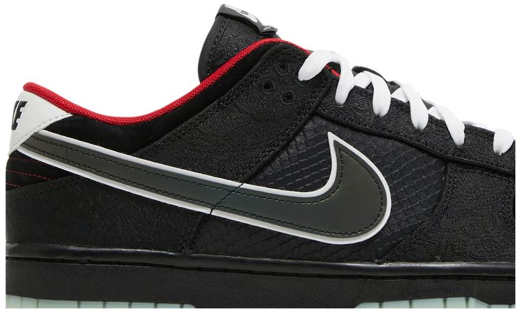 League of Legends x Nike Dunk Low