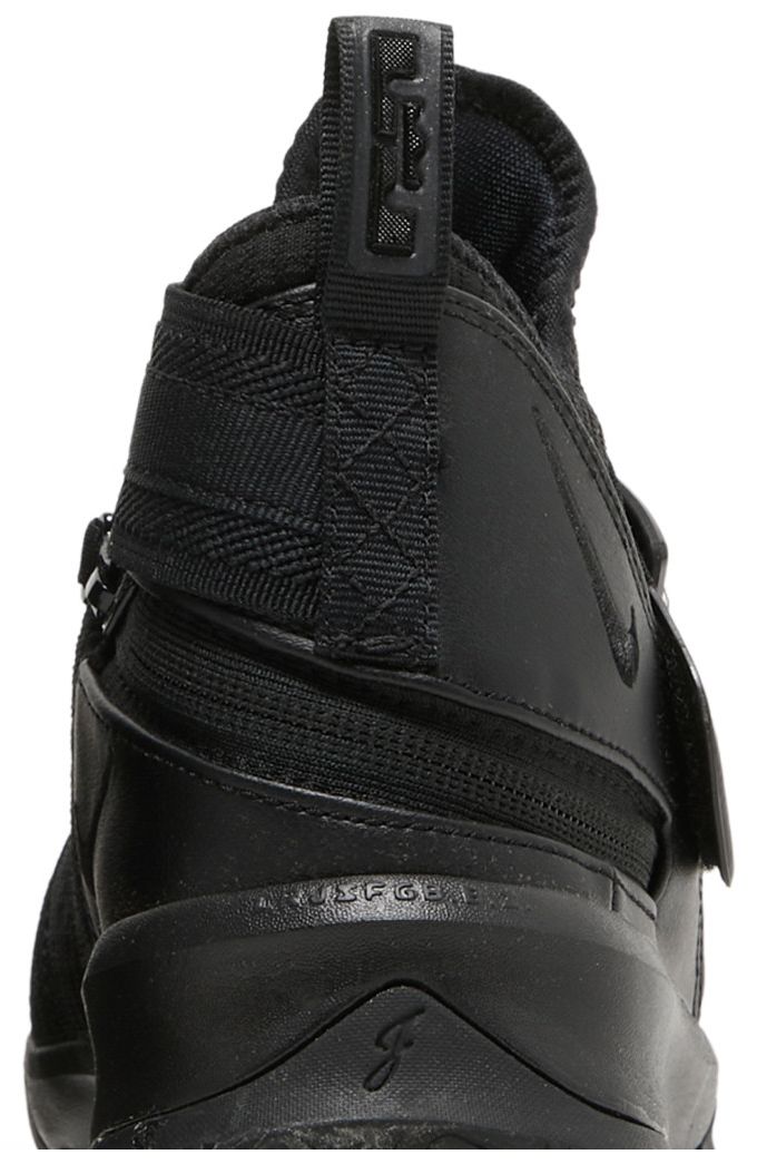 Nike LeBron Soldier 13 Flyease GS Triple Black