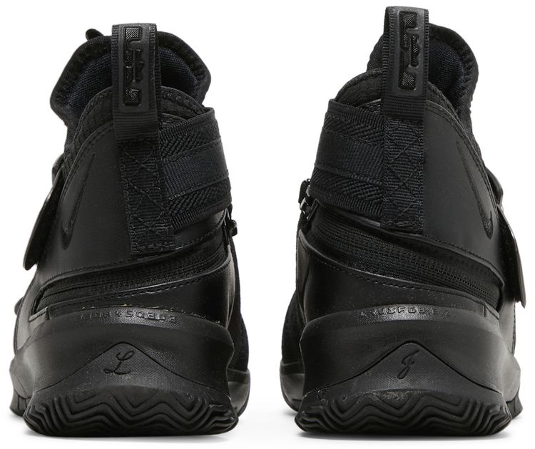Nike LeBron Soldier 13 Flyease GS Triple Black