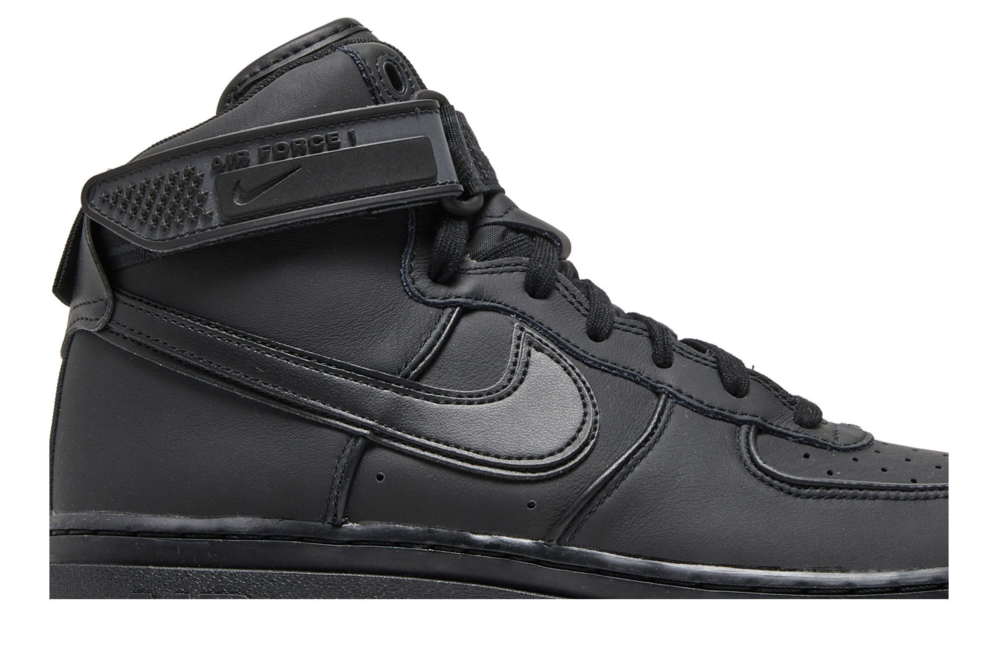 Nike air force boots black 2025