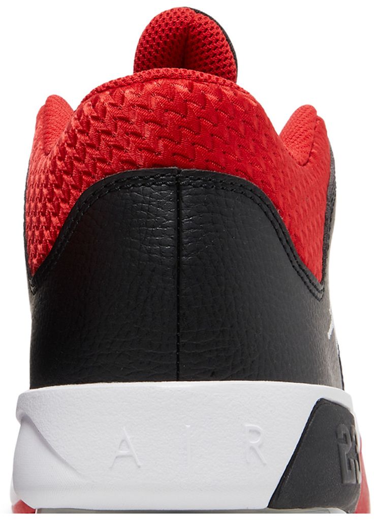 Air Jordan Max Aura 3 Bred