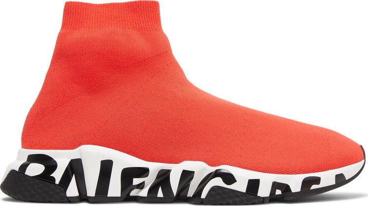 The sneakers black and red Balenciaga Speed Trainer of Remy
