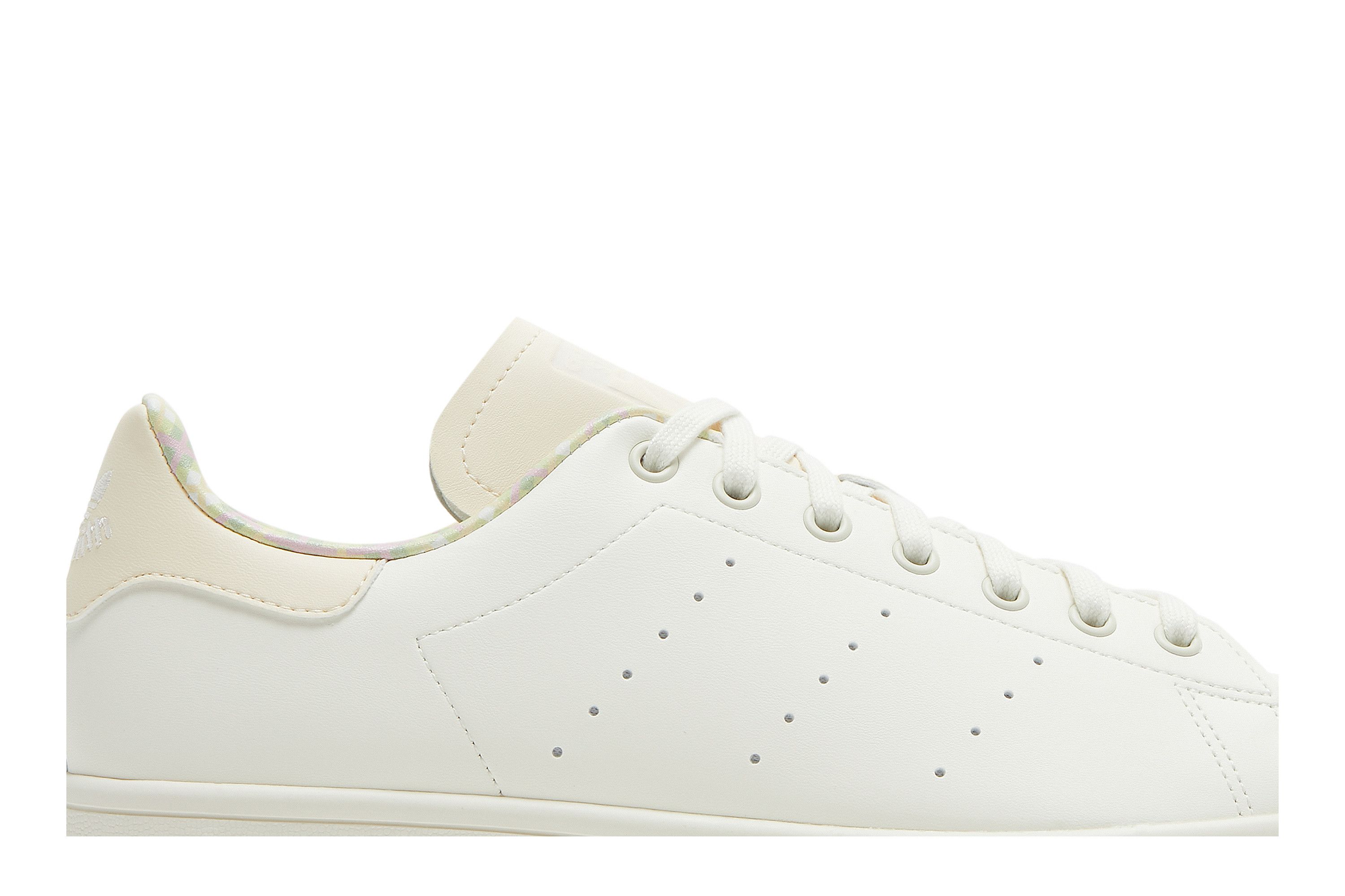 Stan smith off white top