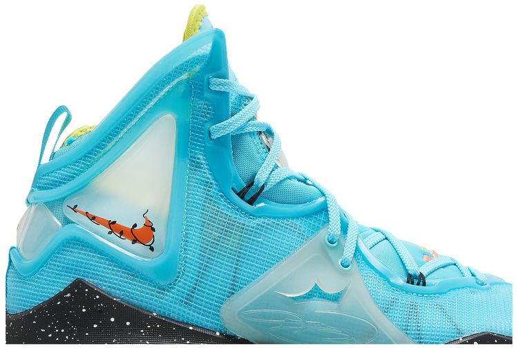 Nike LeBron 19 Christmas